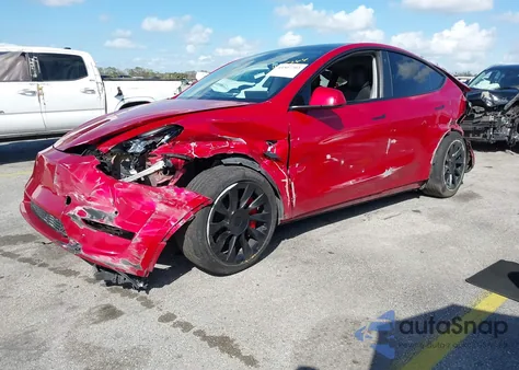 2021 Tesla Model Y Long Range Dual Motor All-Wheel Drive z USA, uszkodzony, nr VIN 5YJYGDEE8MF253665